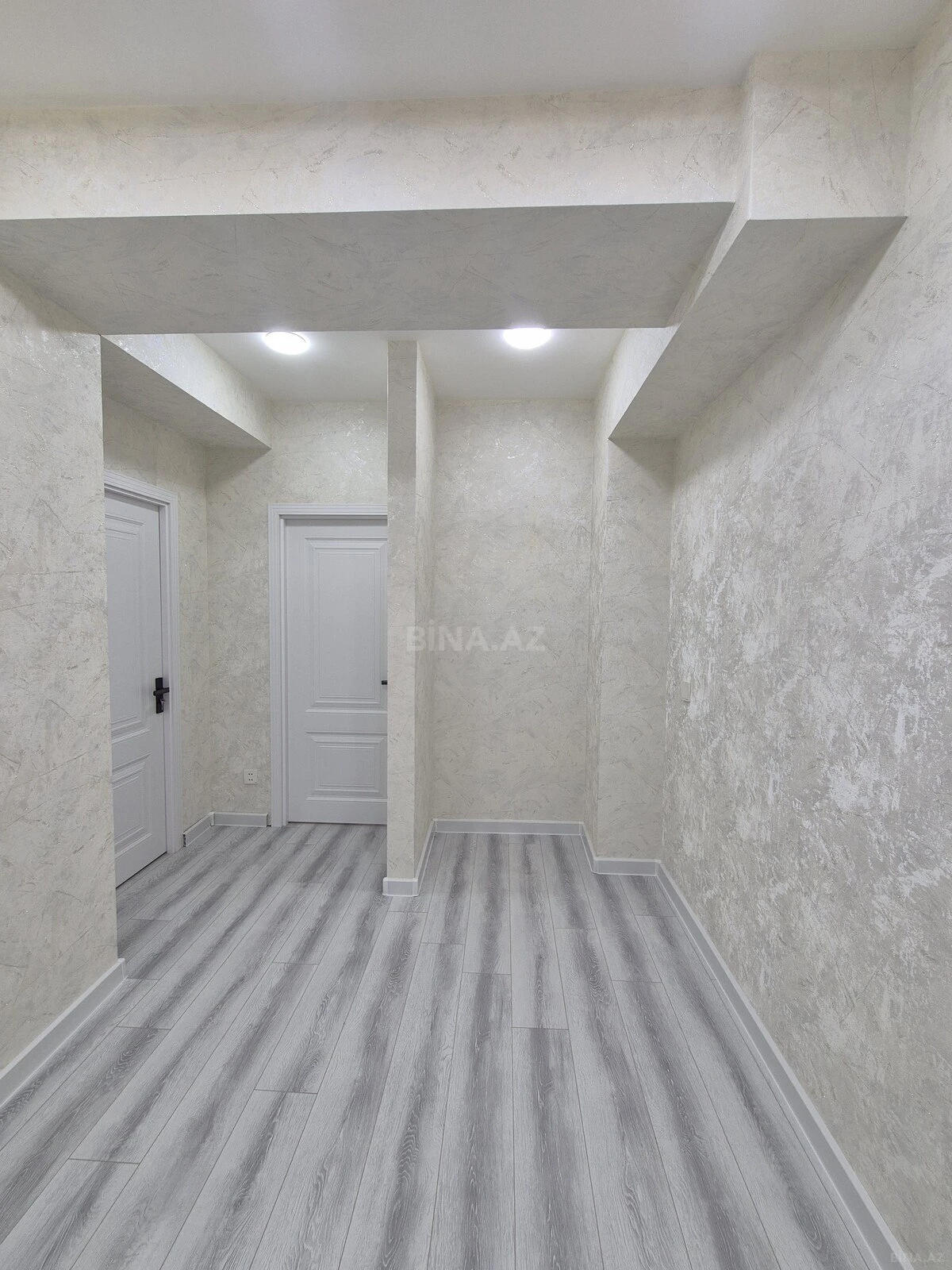 Satılır 2 otaqlı mənzil 56 m²