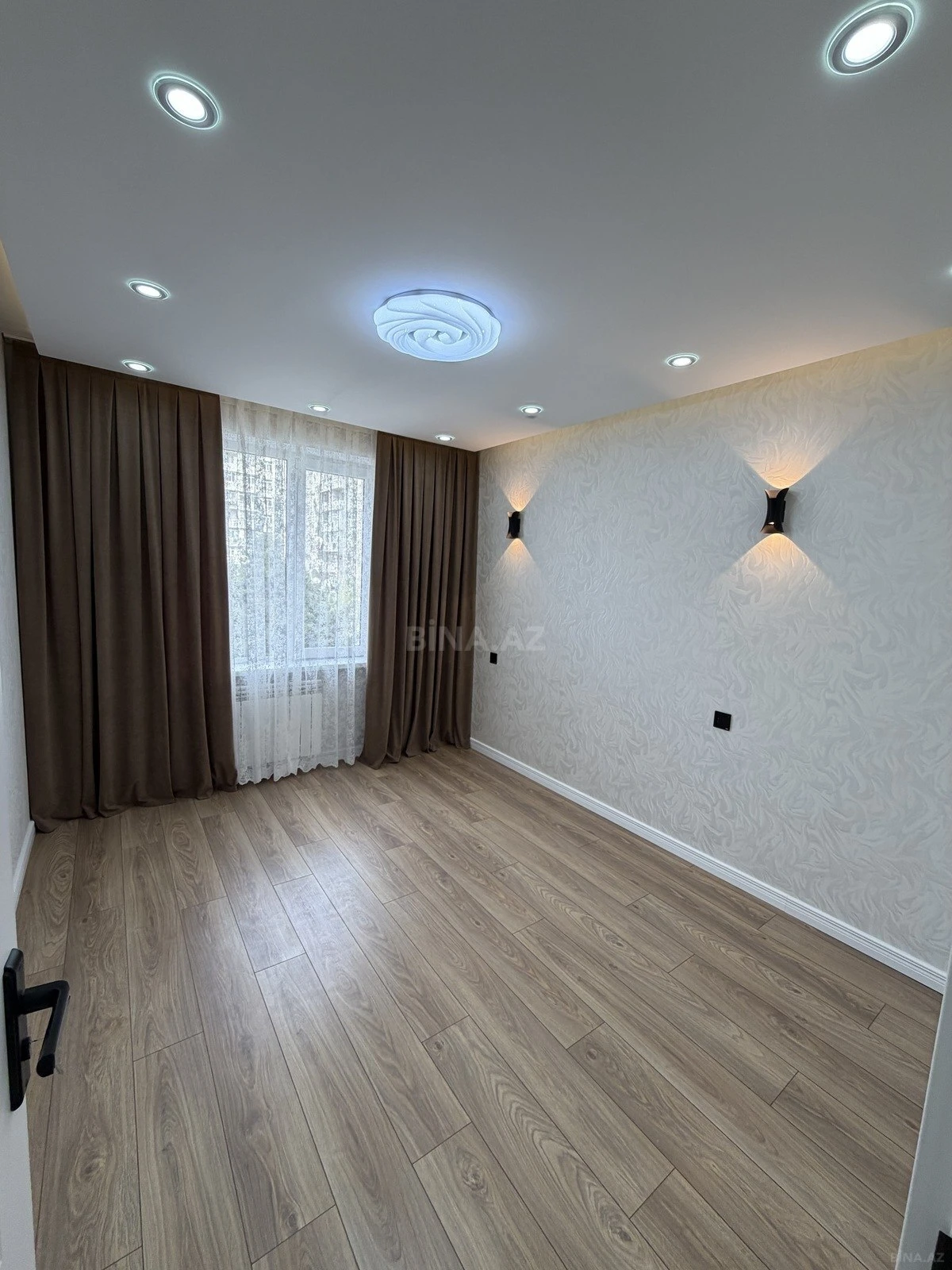 Satılır 3 otaqlı mənzil 65 m²