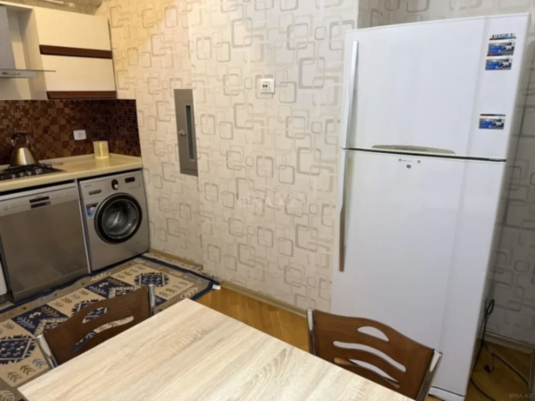 Kirayə verilir 4 otaqlı mənzil 120 m²