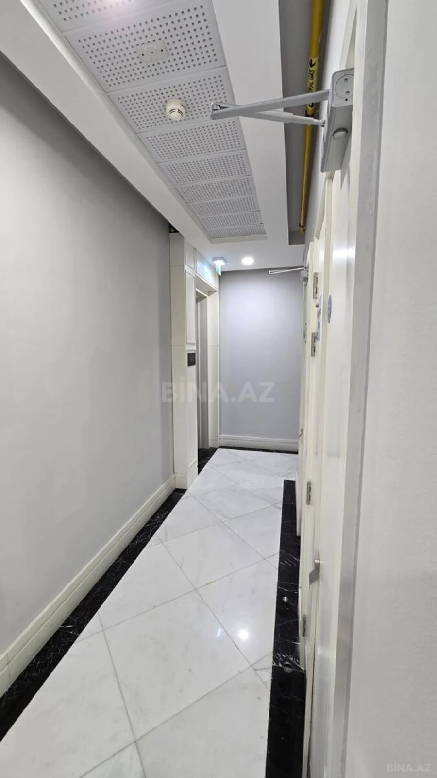 Satılır 4 otaqlı mənzil 145 m²