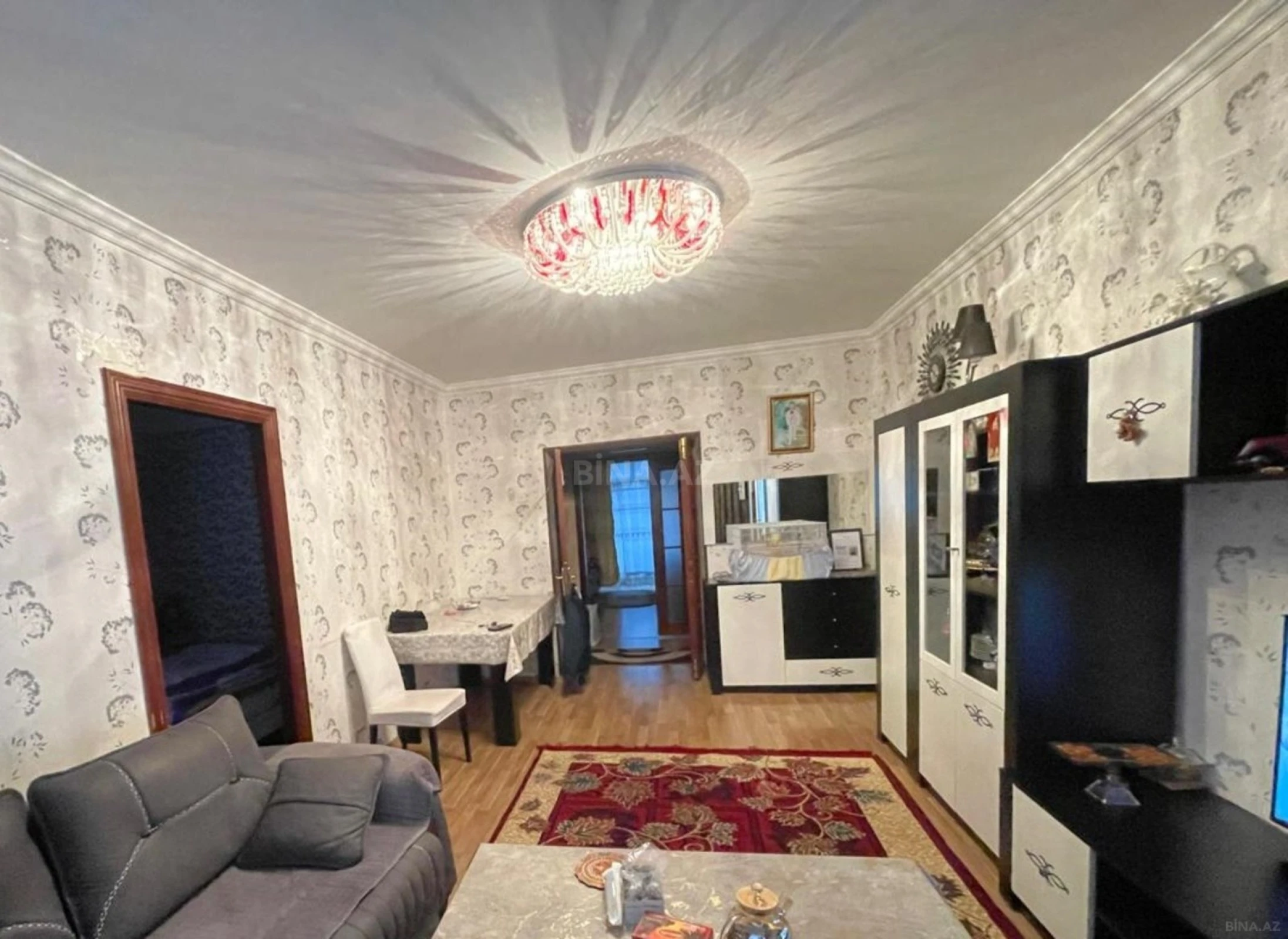 Satılır 4 otaqlı mənzil 110 m²