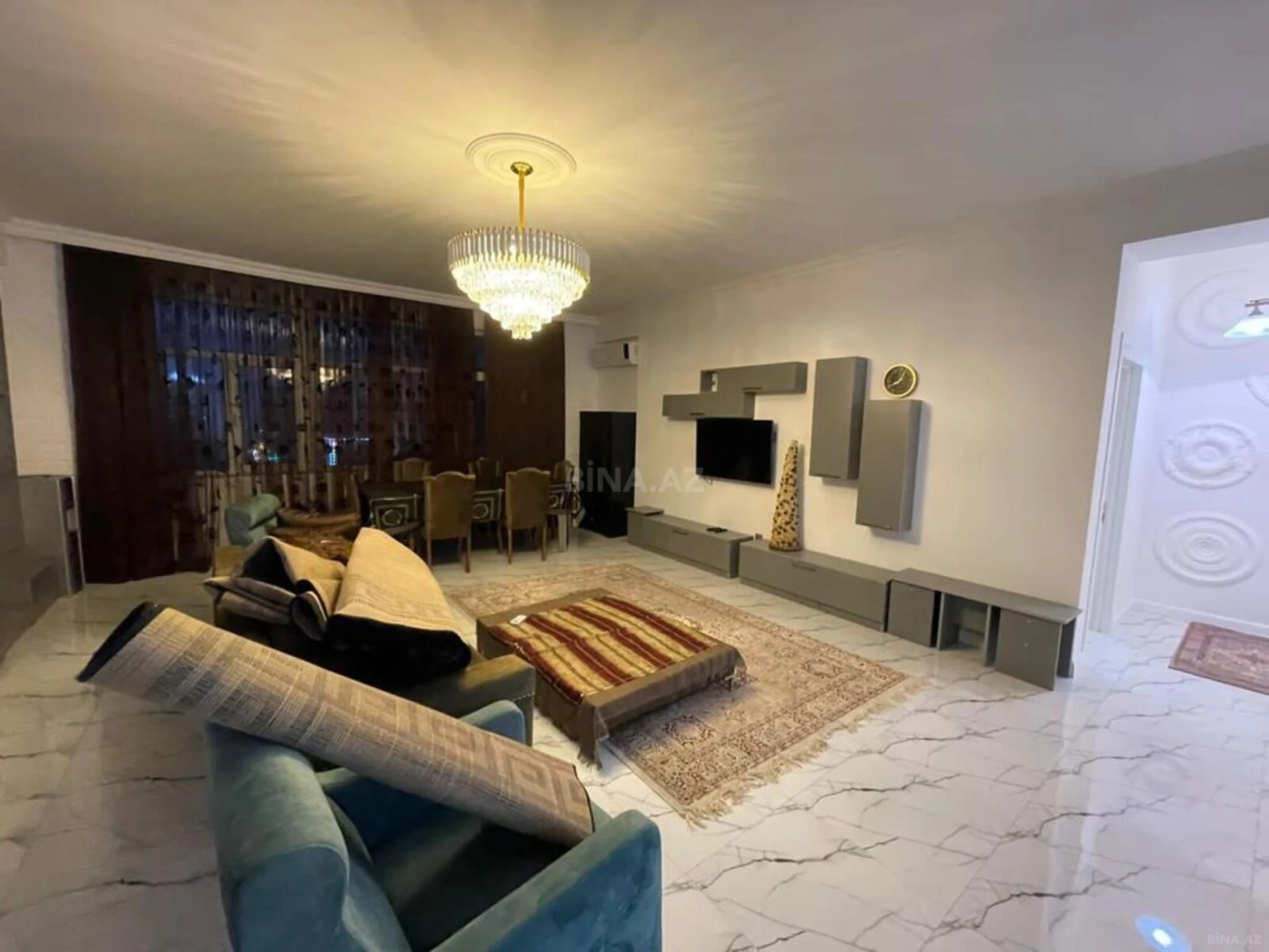Kirayə verilir 4 otaqlı mənzil 140 m²