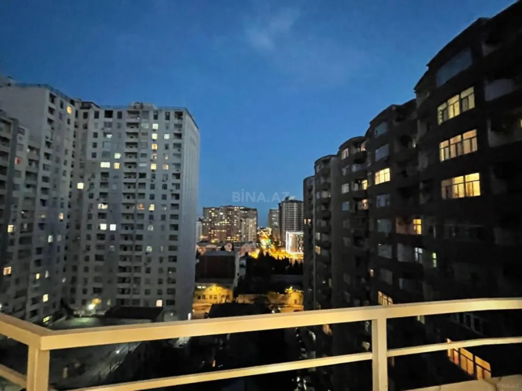 Kirayə verilir 4 otaqlı mənzil 140 m²