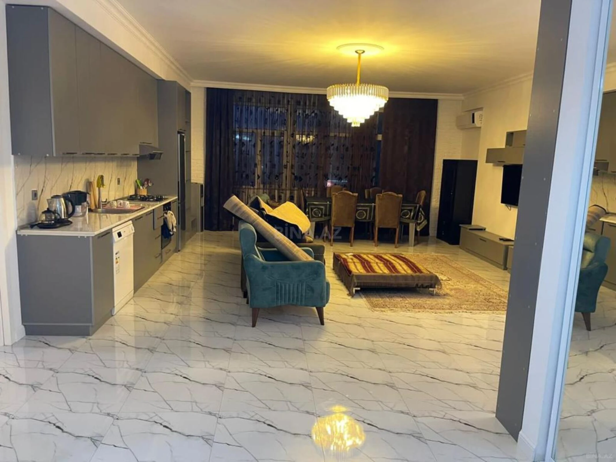 Kirayə verilir 4 otaqlı mənzil 140 m²
