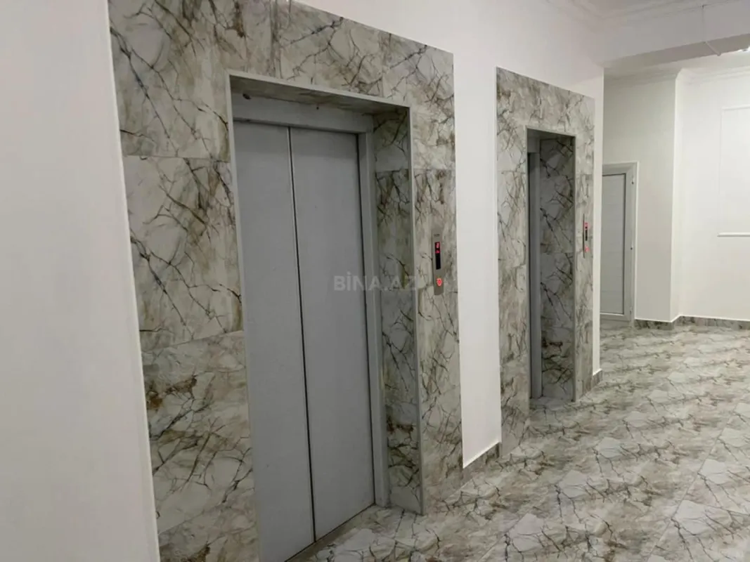 Kirayə verilir 4 otaqlı mənzil 140 m²