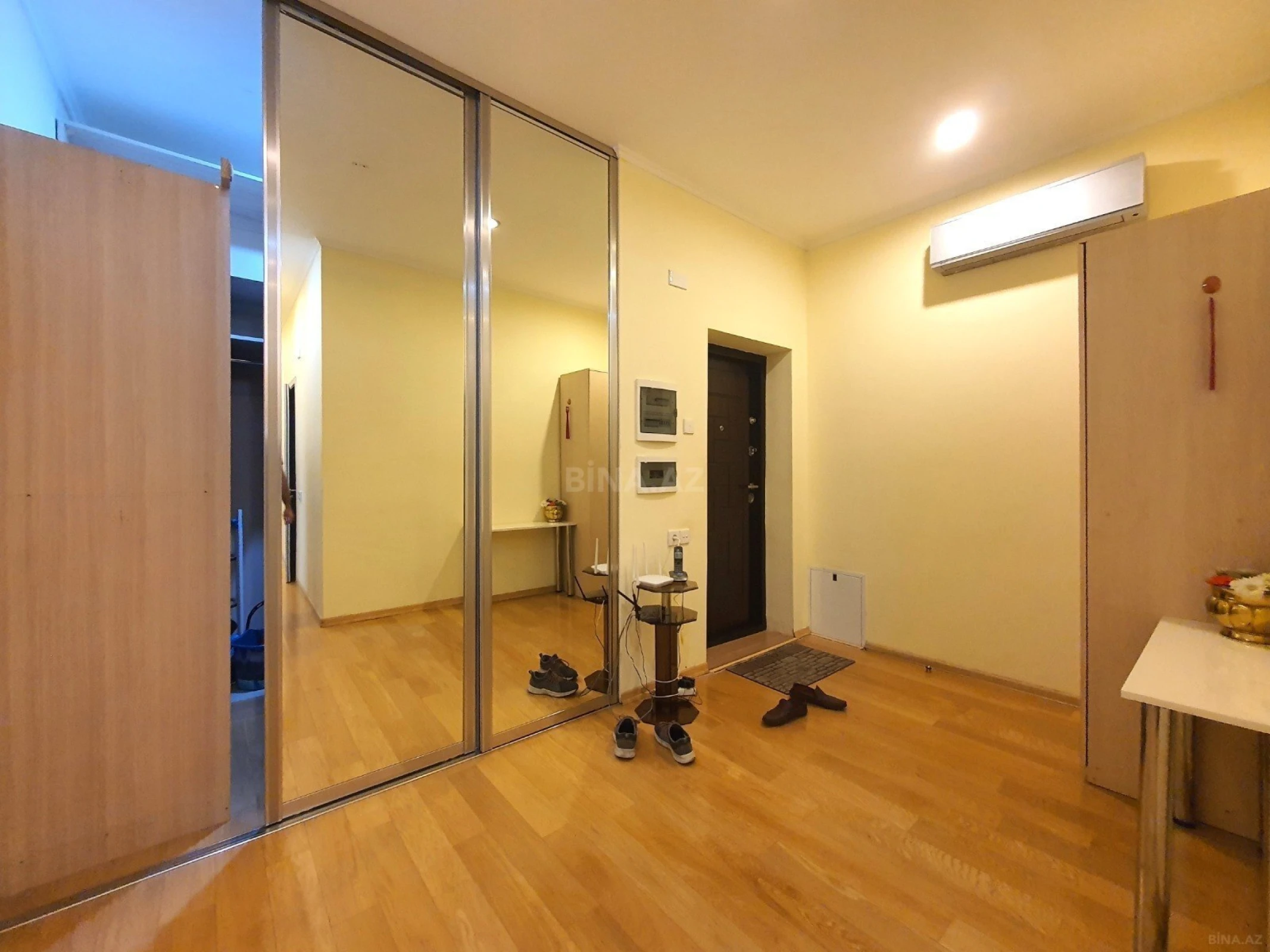 Kirayə verilir 3 otaqlı mənzil 106 m²