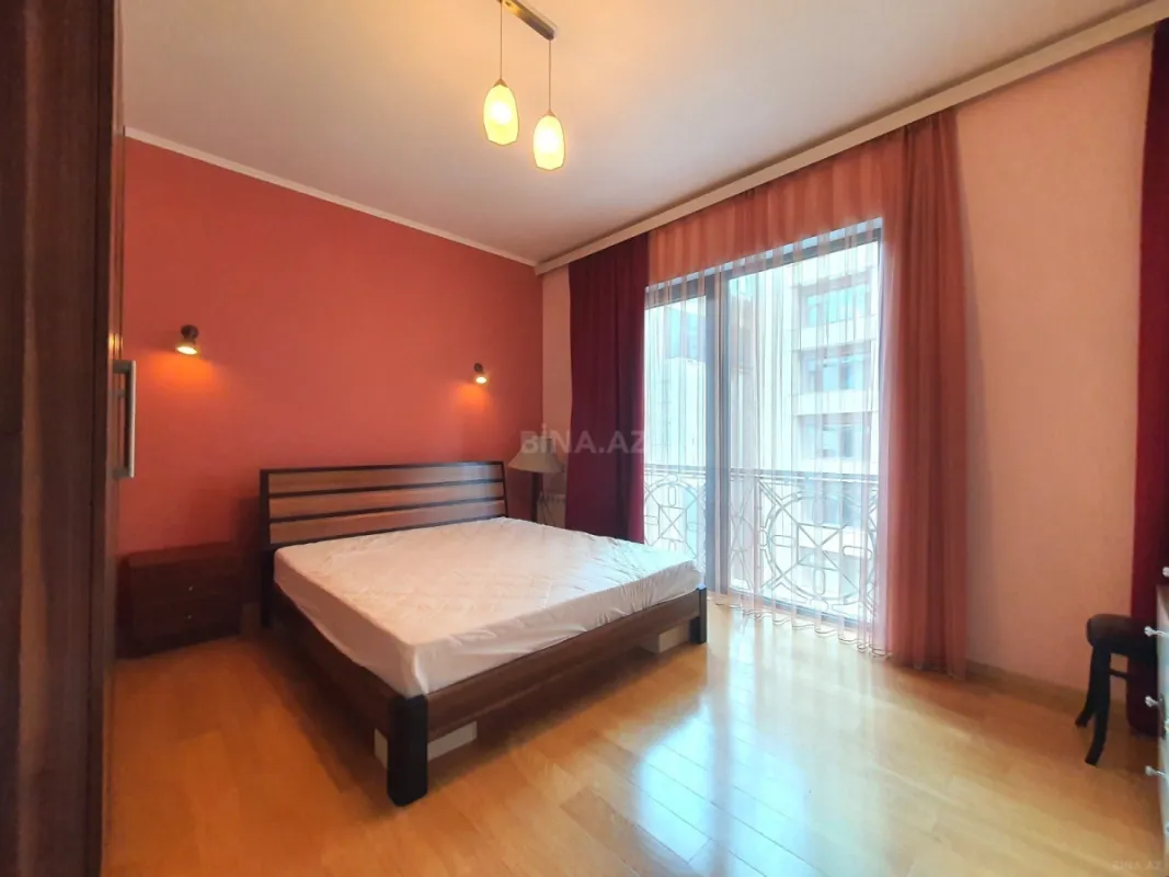 Kirayə verilir 3 otaqlı mənzil 106 m²