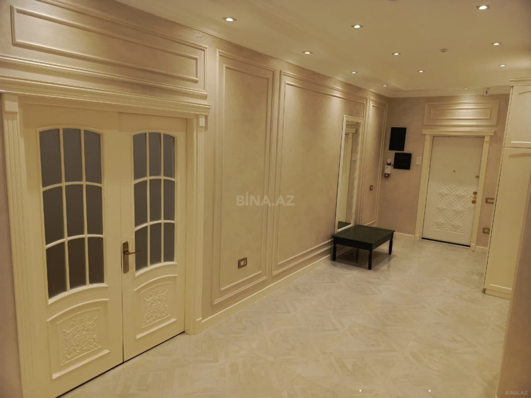 Kirayə verilir 3 otaqlı mənzil 170 m²