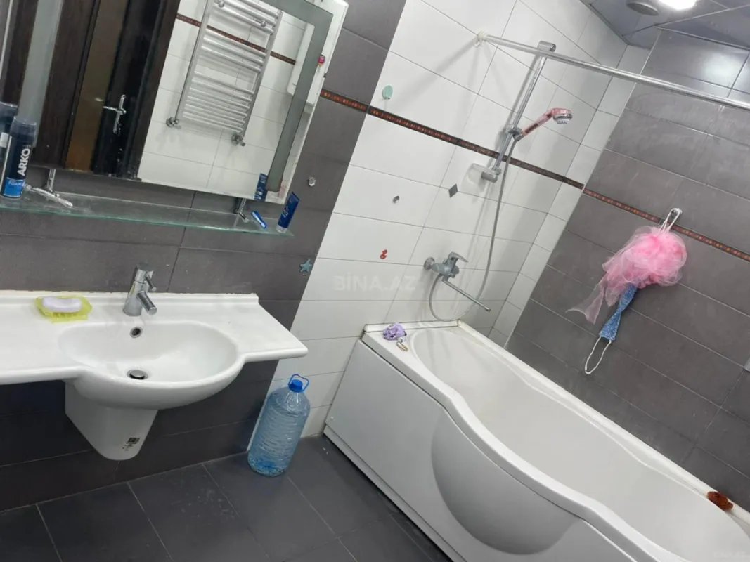 Kirayə verilir 2 otaqlı mənzil 100 m²