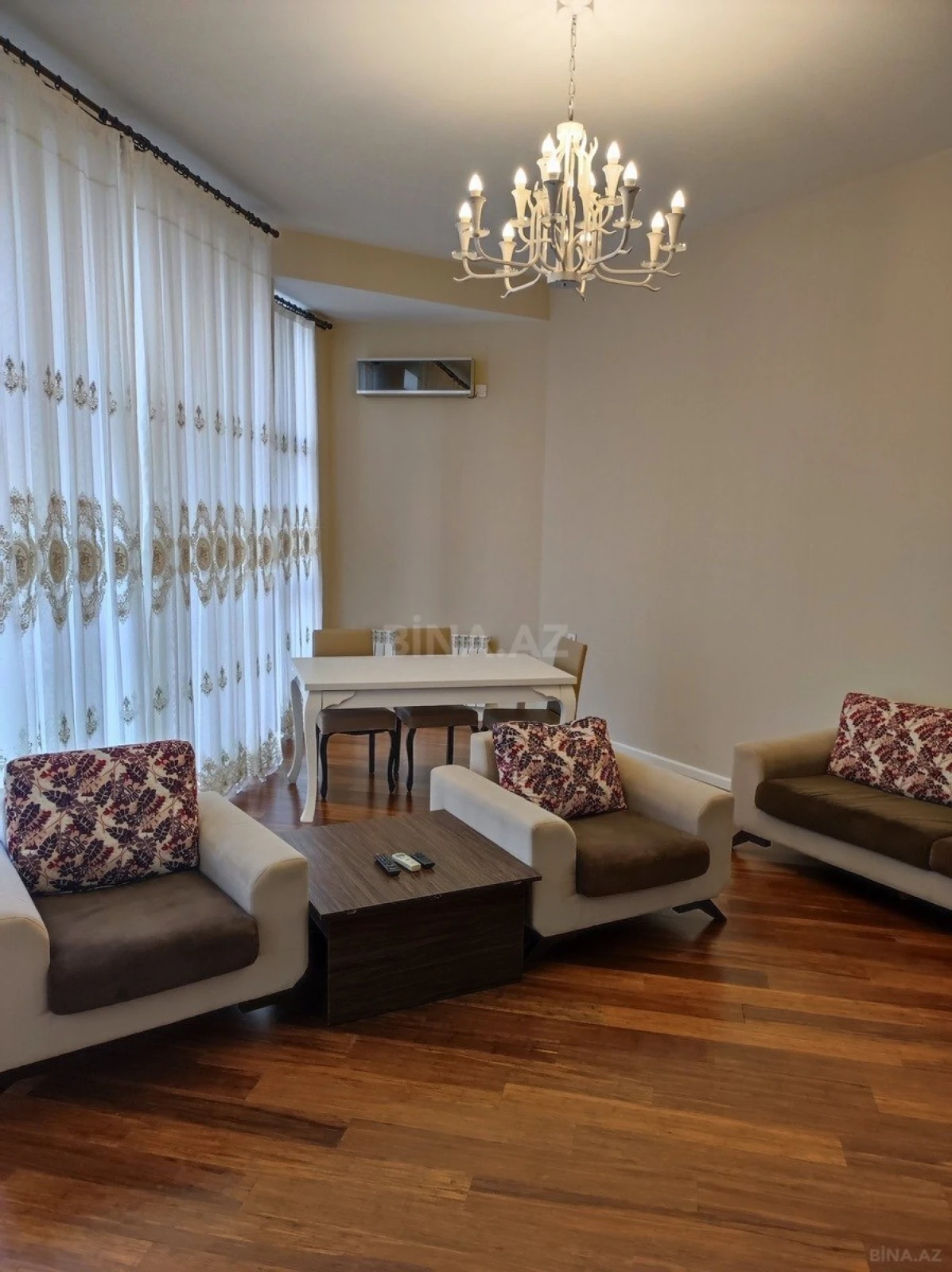 Kirayə verilir 3 otaqlı mənzil 100 m²