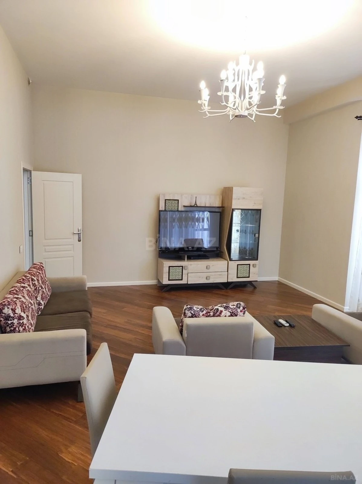 Kirayə verilir 3 otaqlı mənzil 100 m²