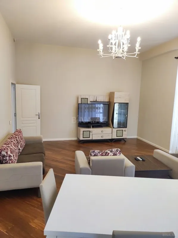 Kirayə verilir 3 otaqlı mənzil 100 m²