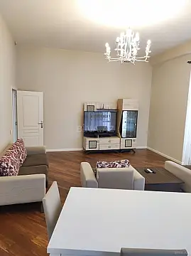 Kirayə verilir 3 otaqlı mənzil 100 m² — Bakı, Nərimanov 3 otaq 100.00 m²