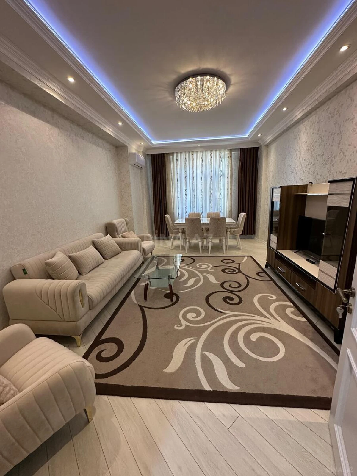 Kirayə verilir 3 otaqlı mənzil 130 m²