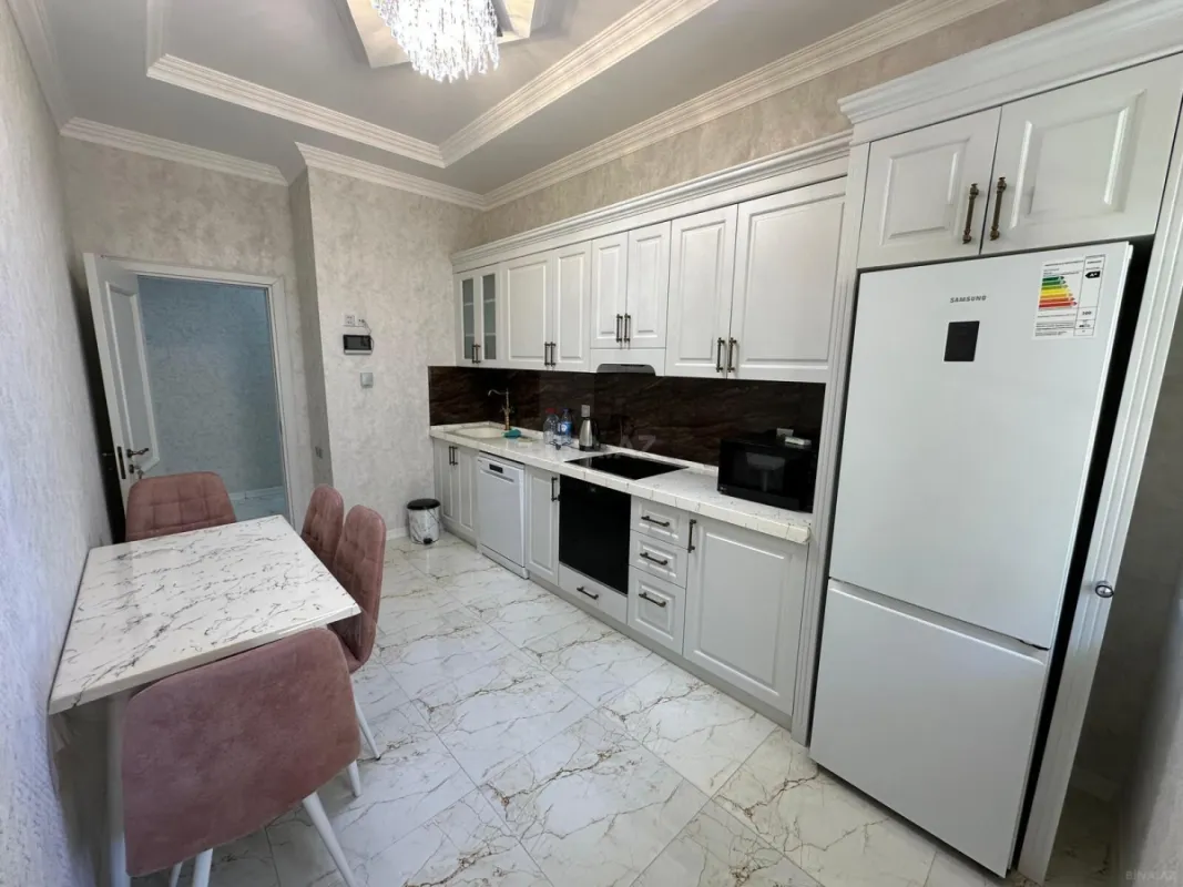 Kirayə verilir 3 otaqlı mənzil 130 m²