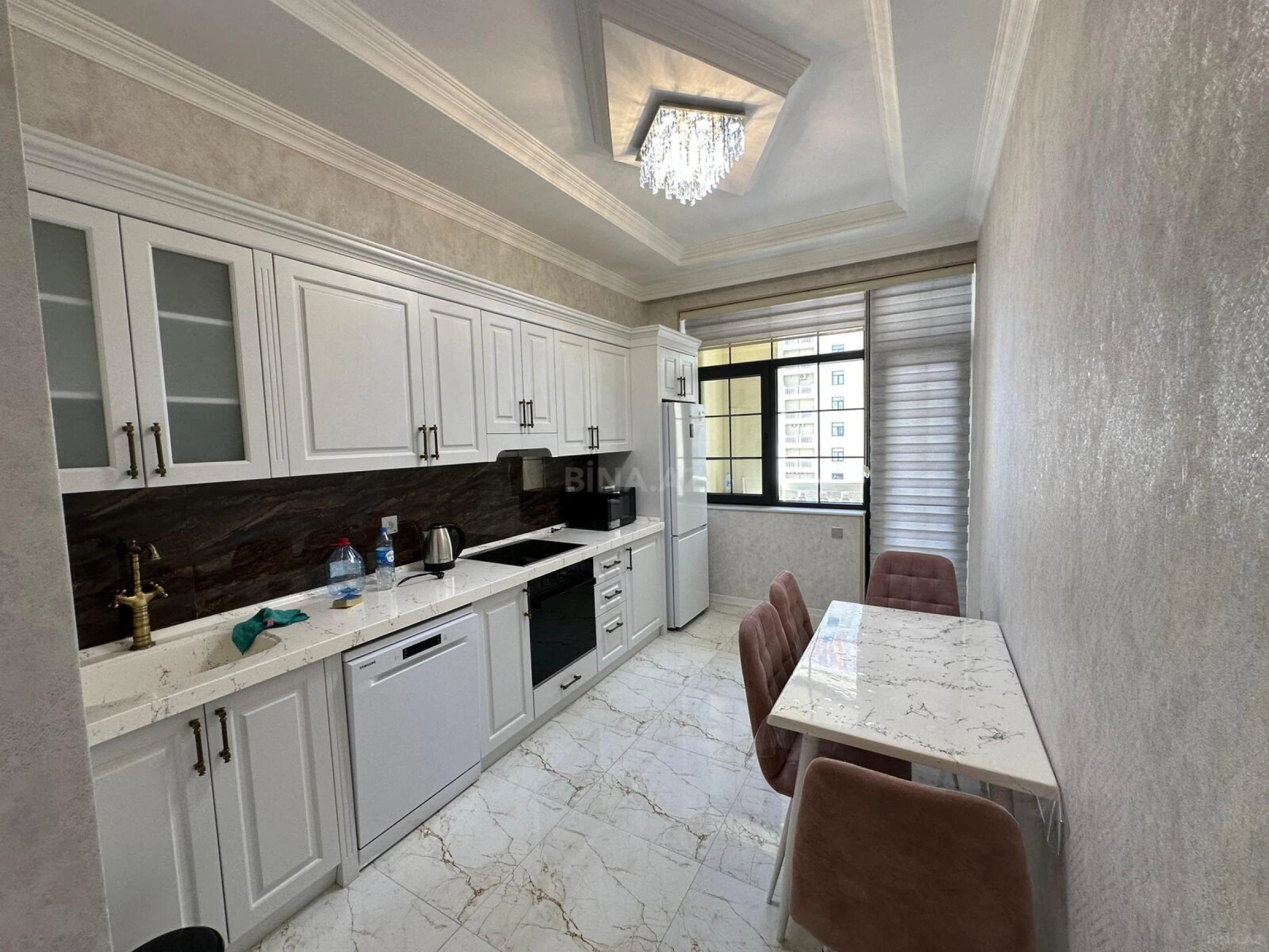 Kirayə verilir 3 otaqlı mənzil 130 m²