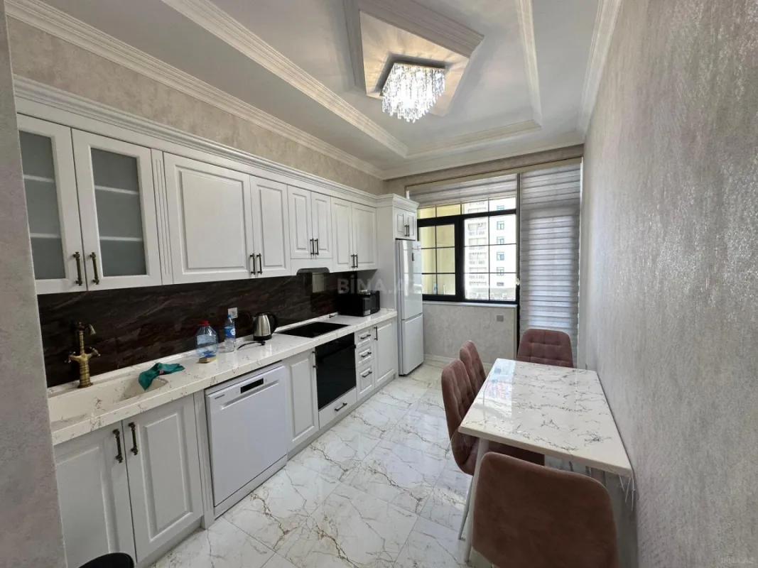 Kirayə verilir 3 otaqlı mənzil 130 m²