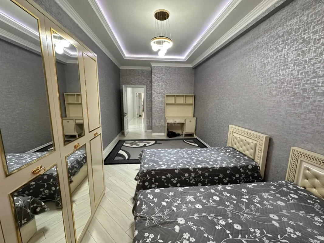 Kirayə verilir 3 otaqlı mənzil 130 m²