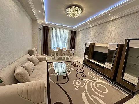 Kirayə verilir 3 otaqlı mənzil 130 m²