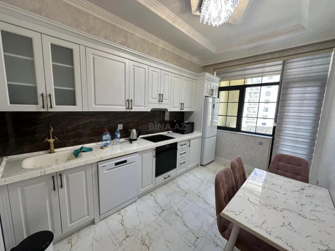 Kirayə verilir 3 otaqlı mənzil 130 m²