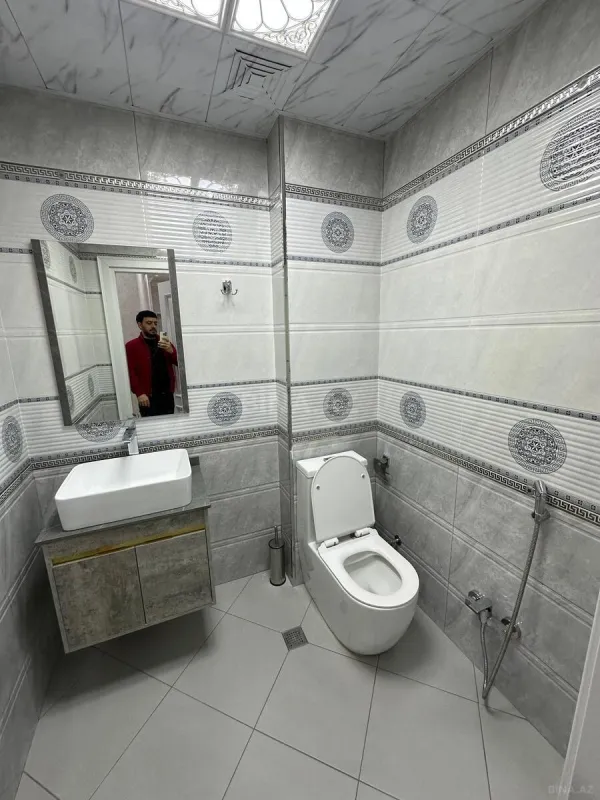 Kirayə verilir 3 otaqlı mənzil 130 m²