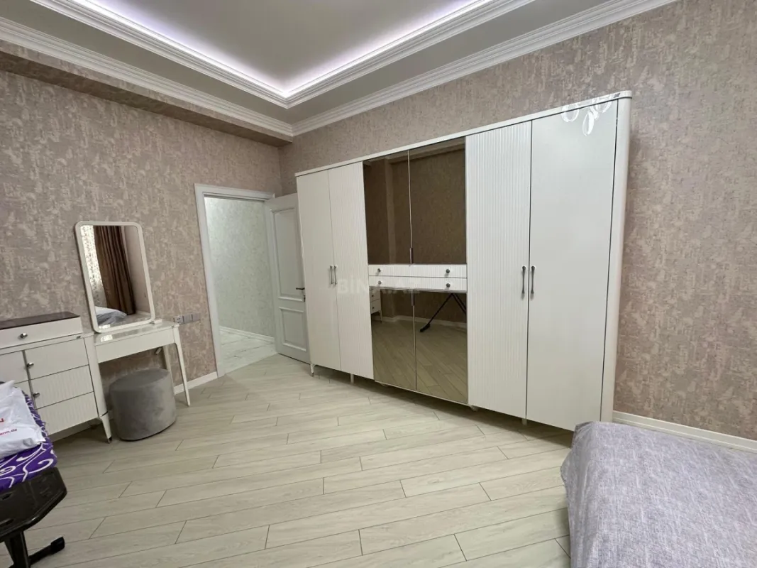 Kirayə verilir 3 otaqlı mənzil 130 m²