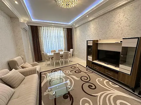 Kirayə verilir 3 otaqlı mənzil 130 m²