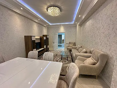 Kirayə verilir 3 otaqlı mənzil 130 m²
