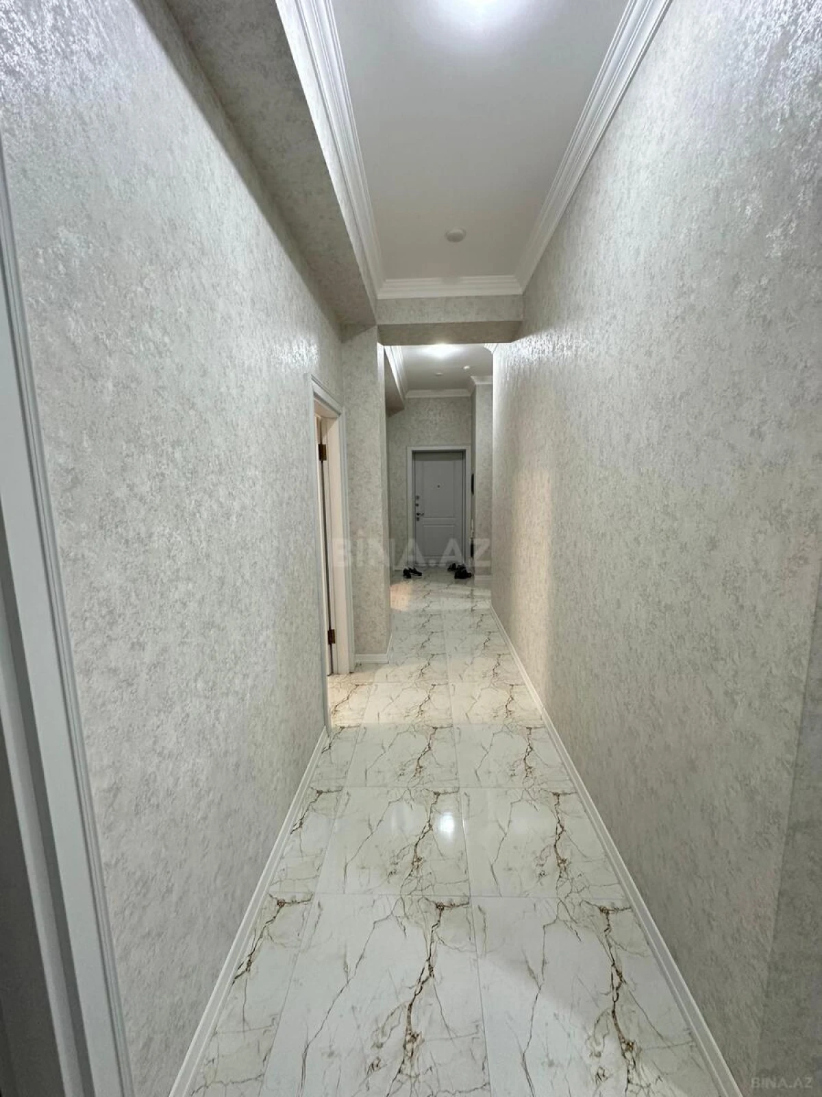 Kirayə verilir 3 otaqlı mənzil 130 m²