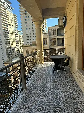 Kirayə verilir 3 otaqlı mənzil 120 m²