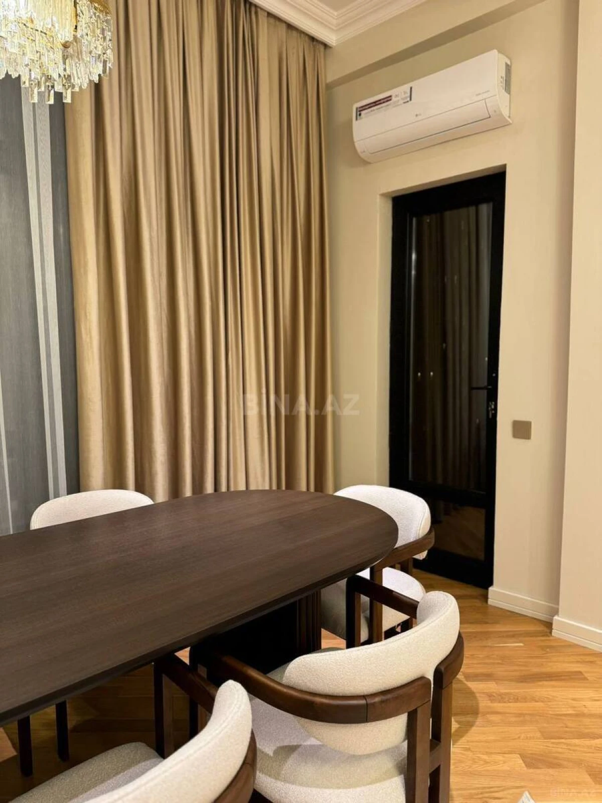 Kirayə verilir 3 otaqlı mənzil 120 m²