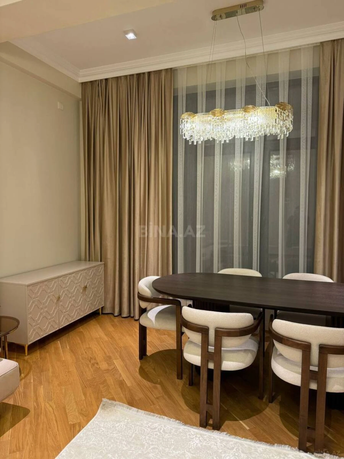 Kirayə verilir 3 otaqlı mənzil 120 m²