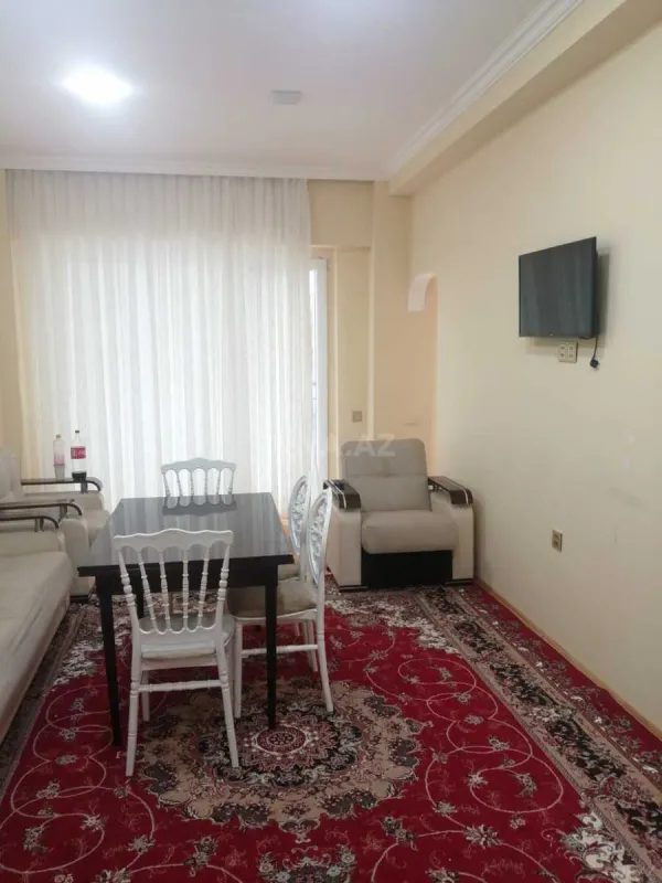 Kirayə verilir 2 otaqlı mənzil 72 m²
