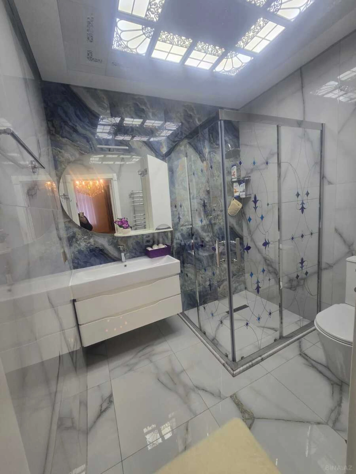 Satılır 4 otaqlı mənzil 180 m²