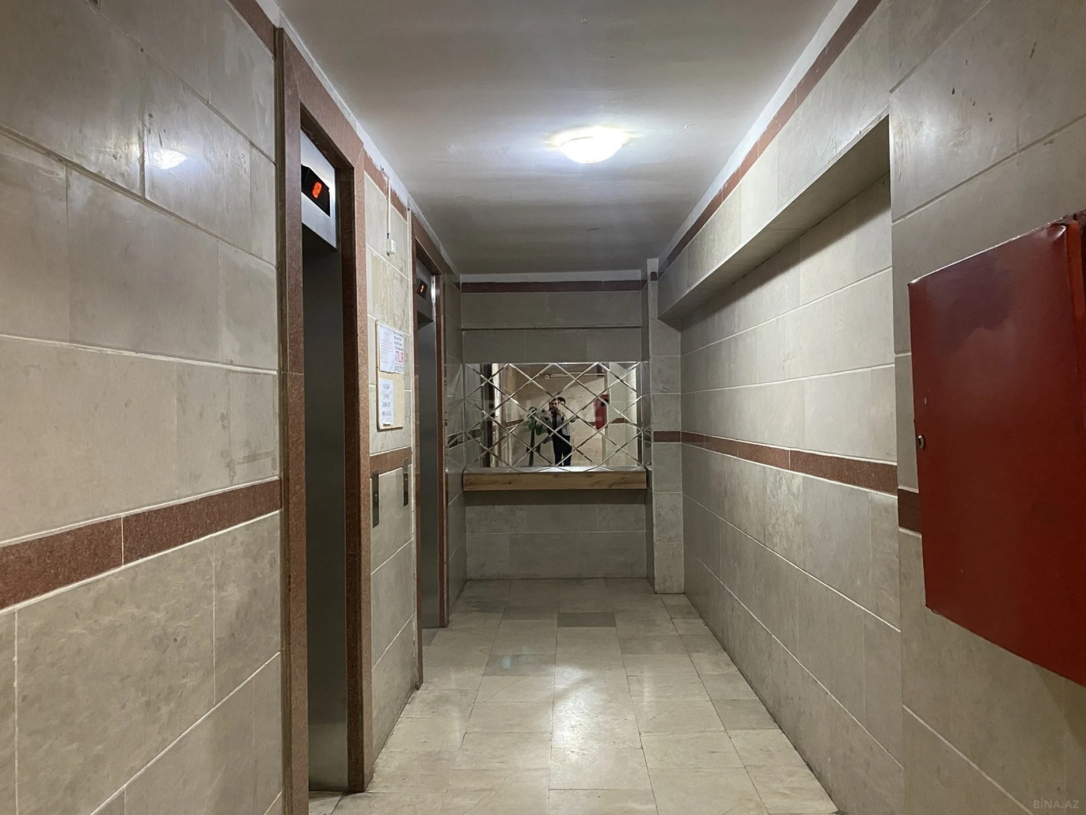 Satılır 4 otaqlı mənzil 180 m²