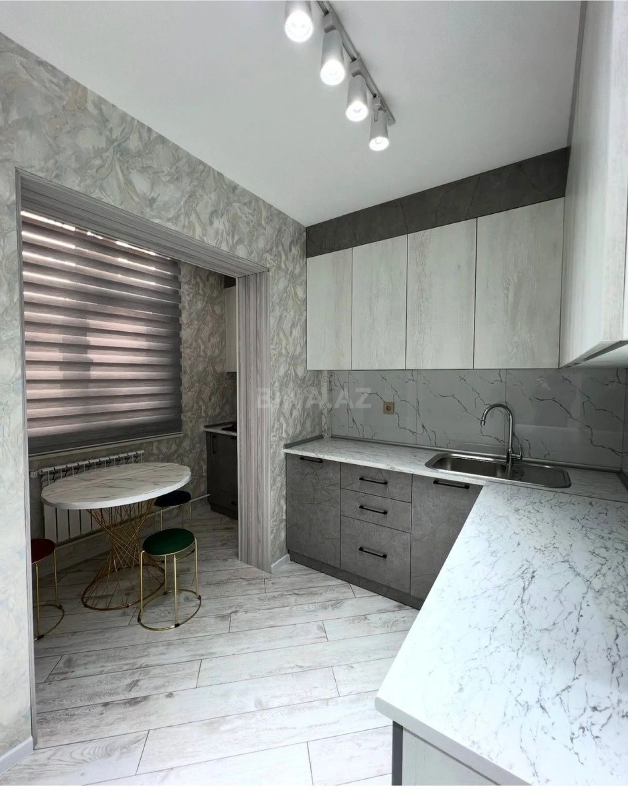 Satılır 2 otaqlı mənzil 55 m²