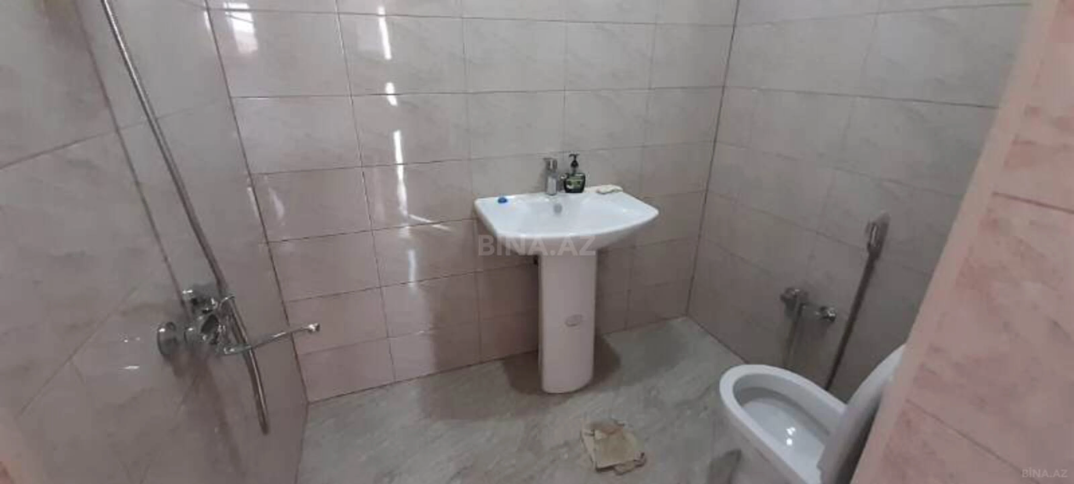 Satılır obyekt 3300 m²