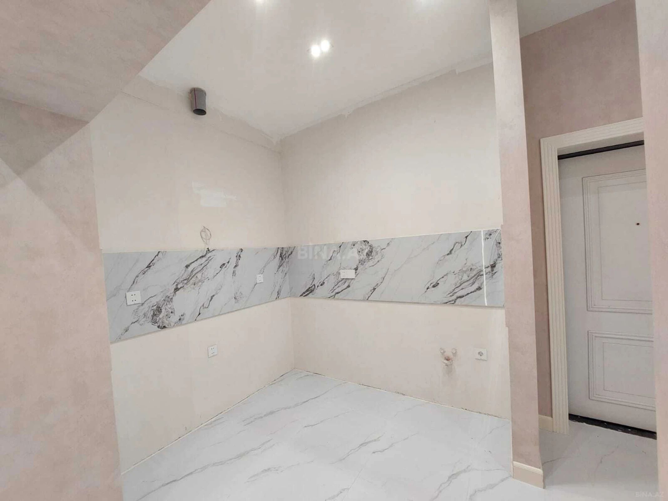 Satılır 2 otaqlı mənzil 70 m²