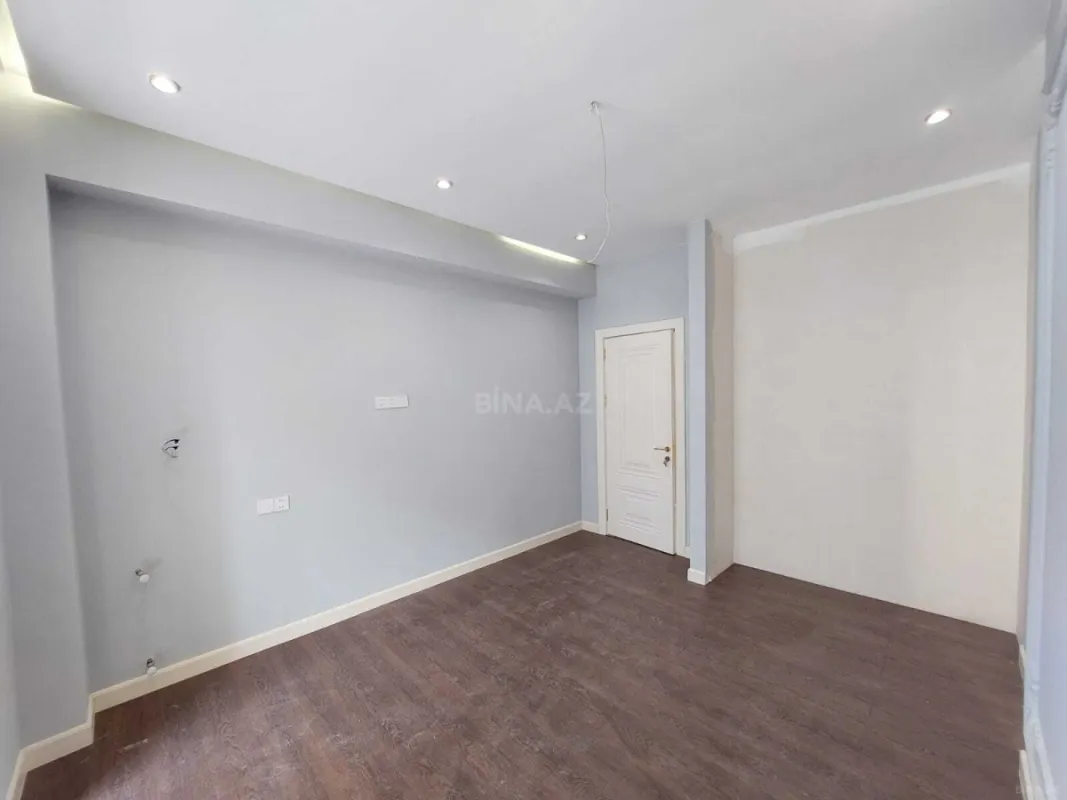 Satılır 2 otaqlı mənzil 70 m²