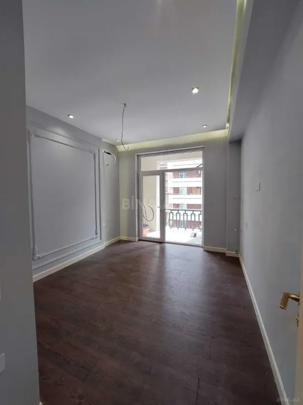 Satılır 2 otaqlı mənzil 70 m²