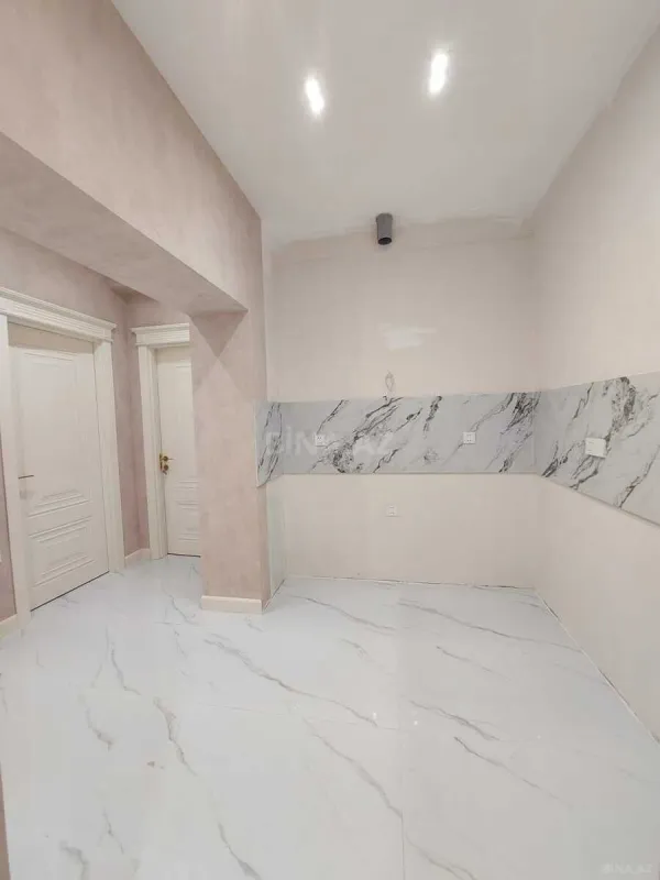 Satılır 2 otaqlı mənzil 70 m²