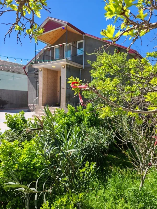 Satılır 5 otaqlı həyət evi 160 m²