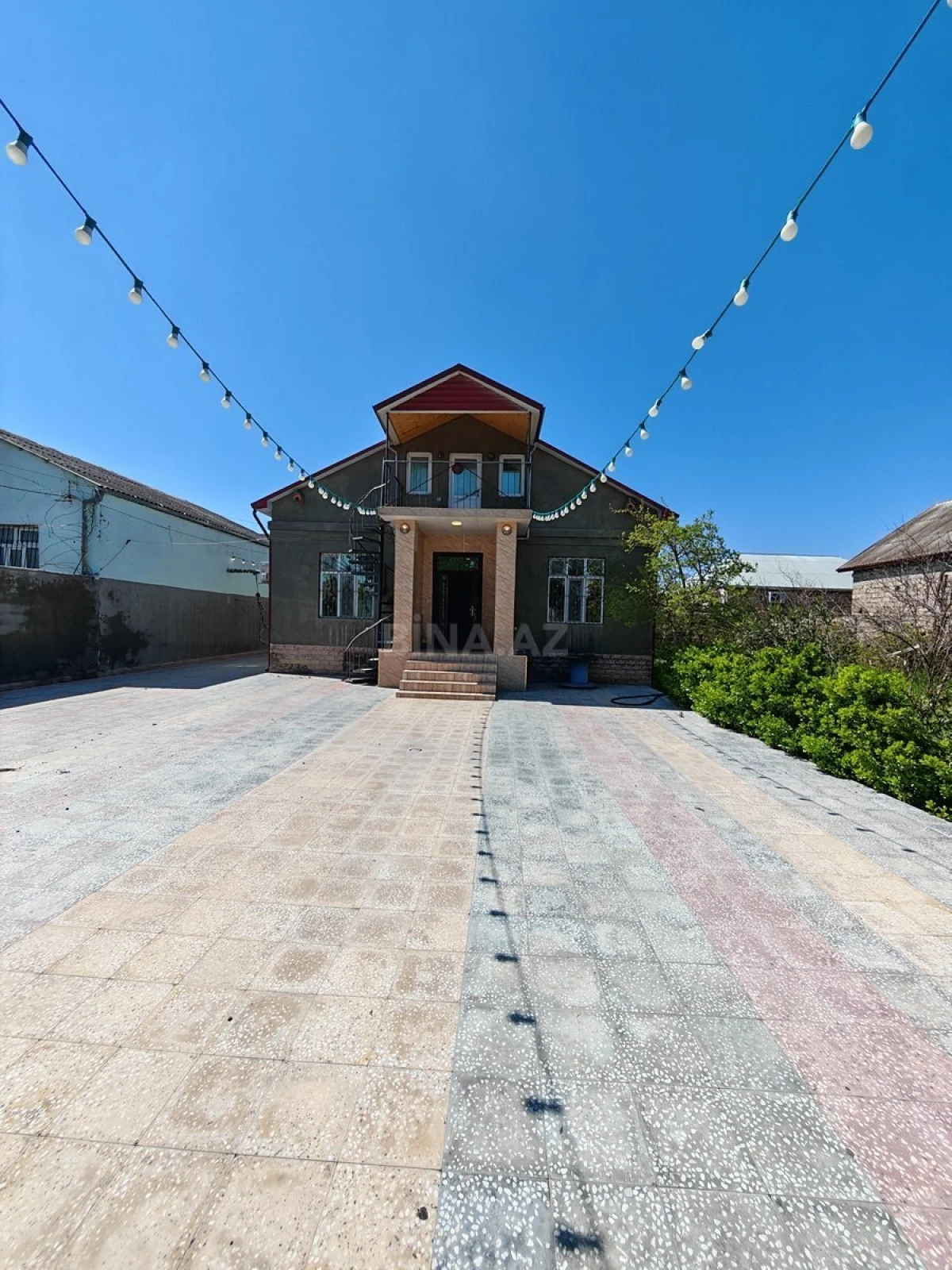 Satılır 5 otaqlı həyət evi 160 m²