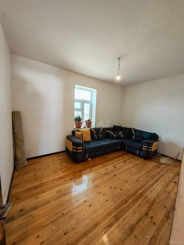 Satılır 5 otaqlı həyət evi 160 m²