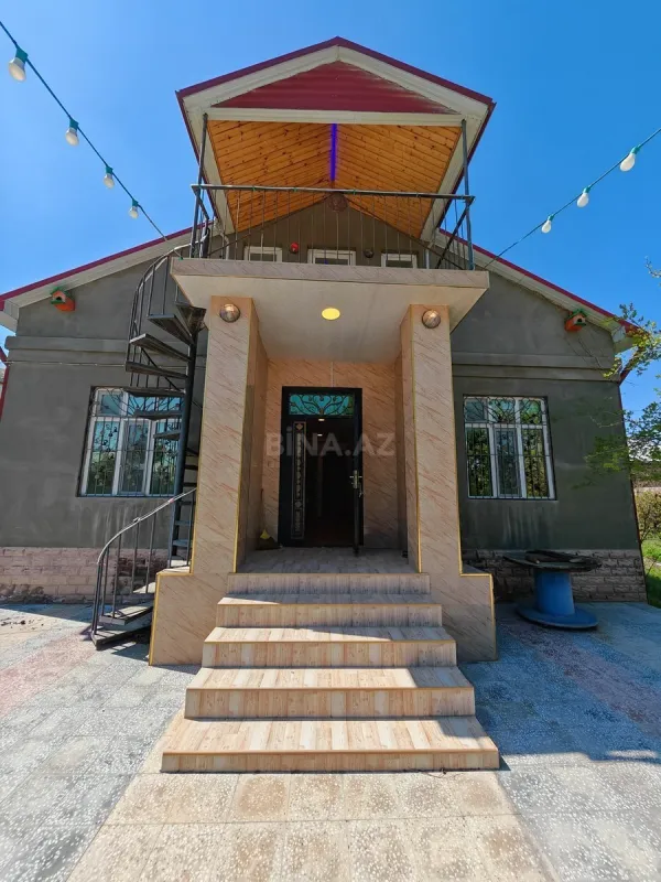 Satılır 5 otaqlı həyət evi 160 m²