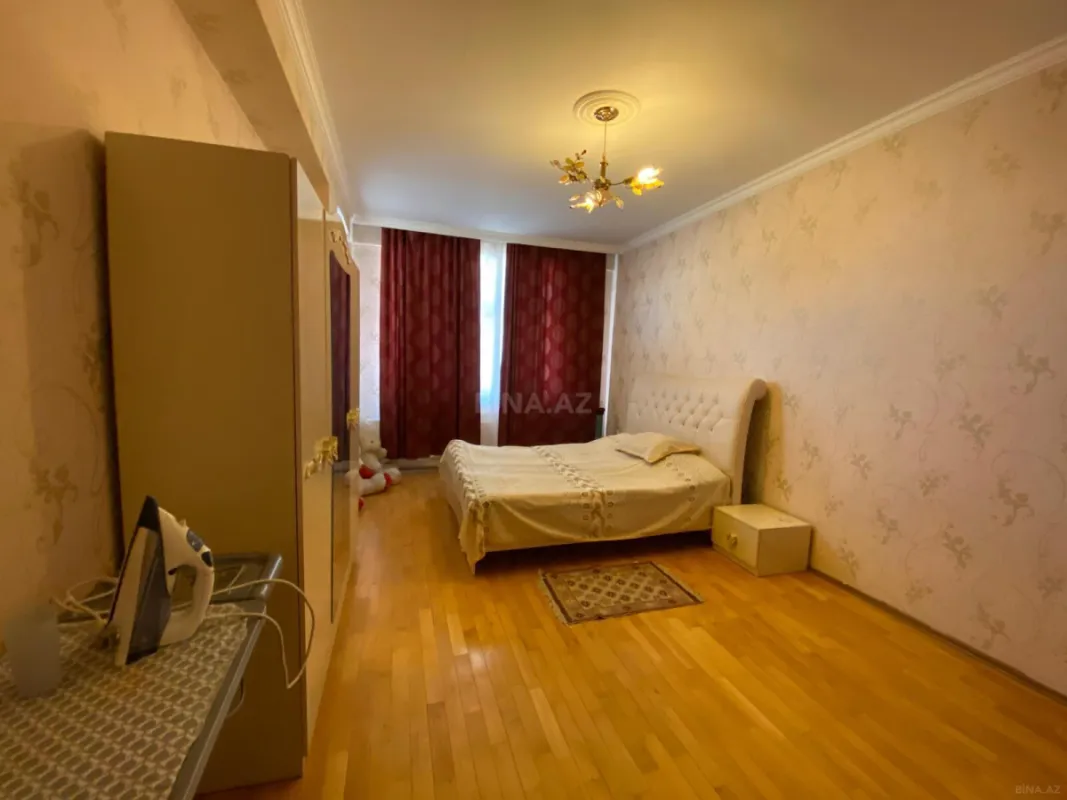 Kirayə verilir 2 otaqlı mənzil 105 m²