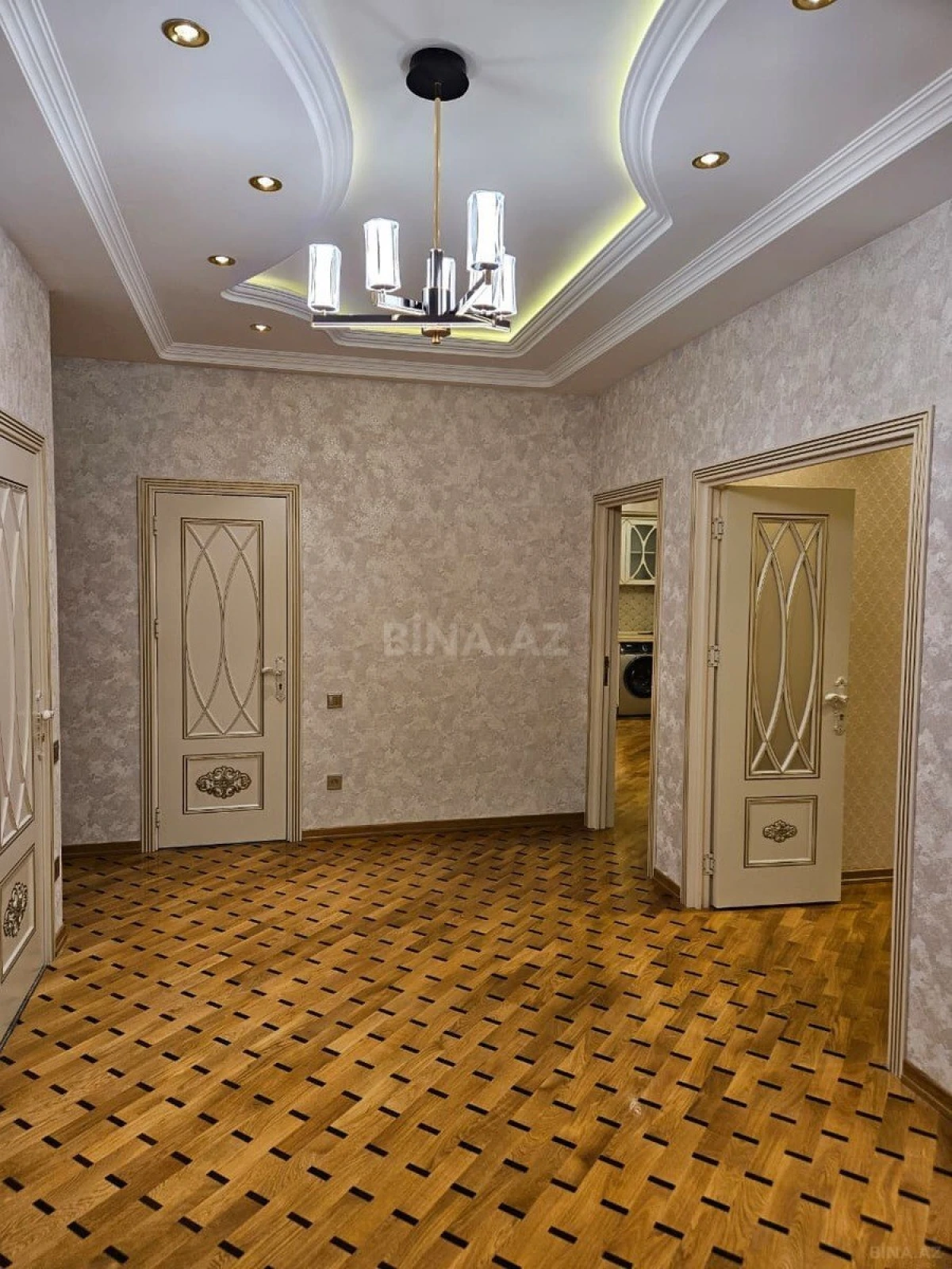 Satılır 3 otaqlı mənzil 137 m²