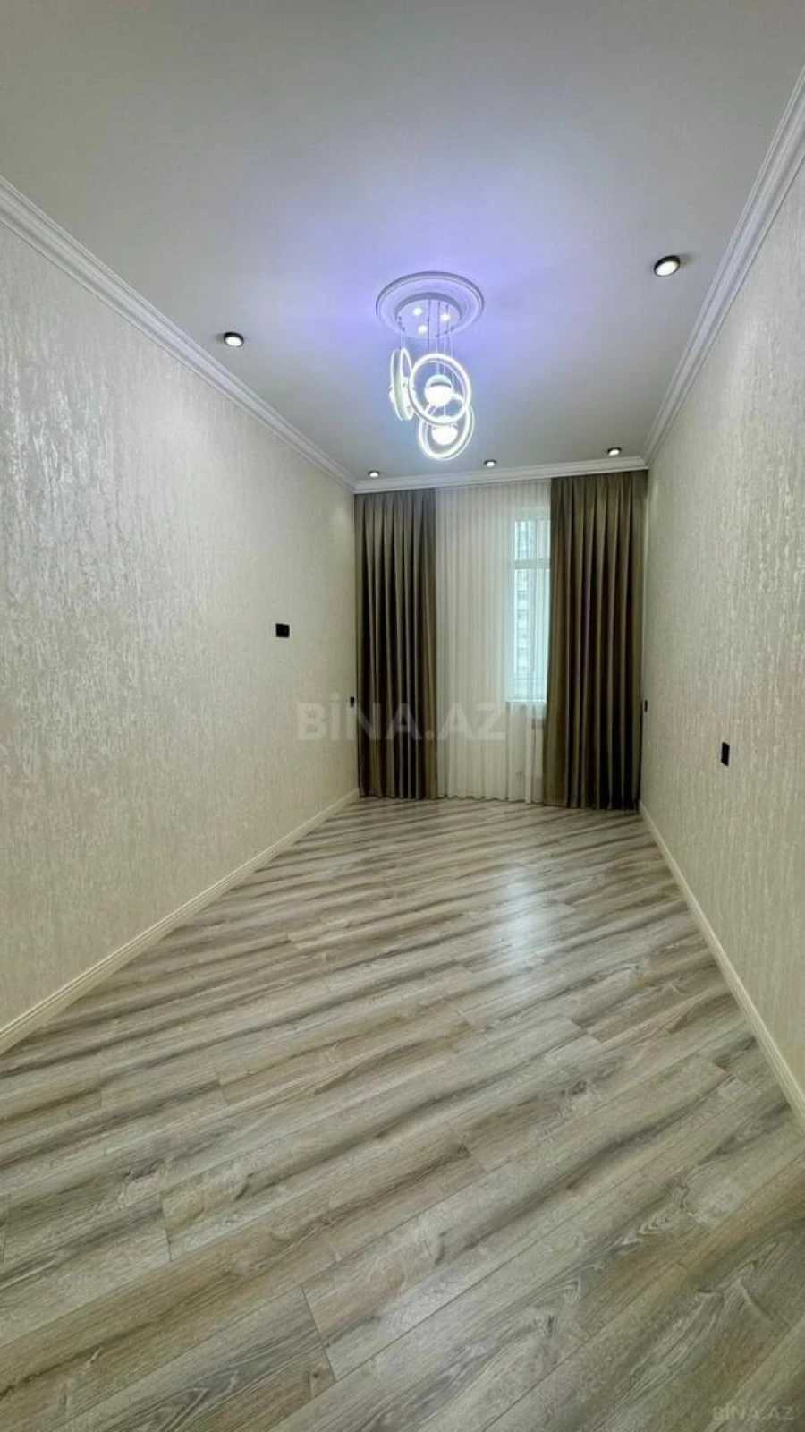 Satılır 3 otaqlı mənzil 106 m²