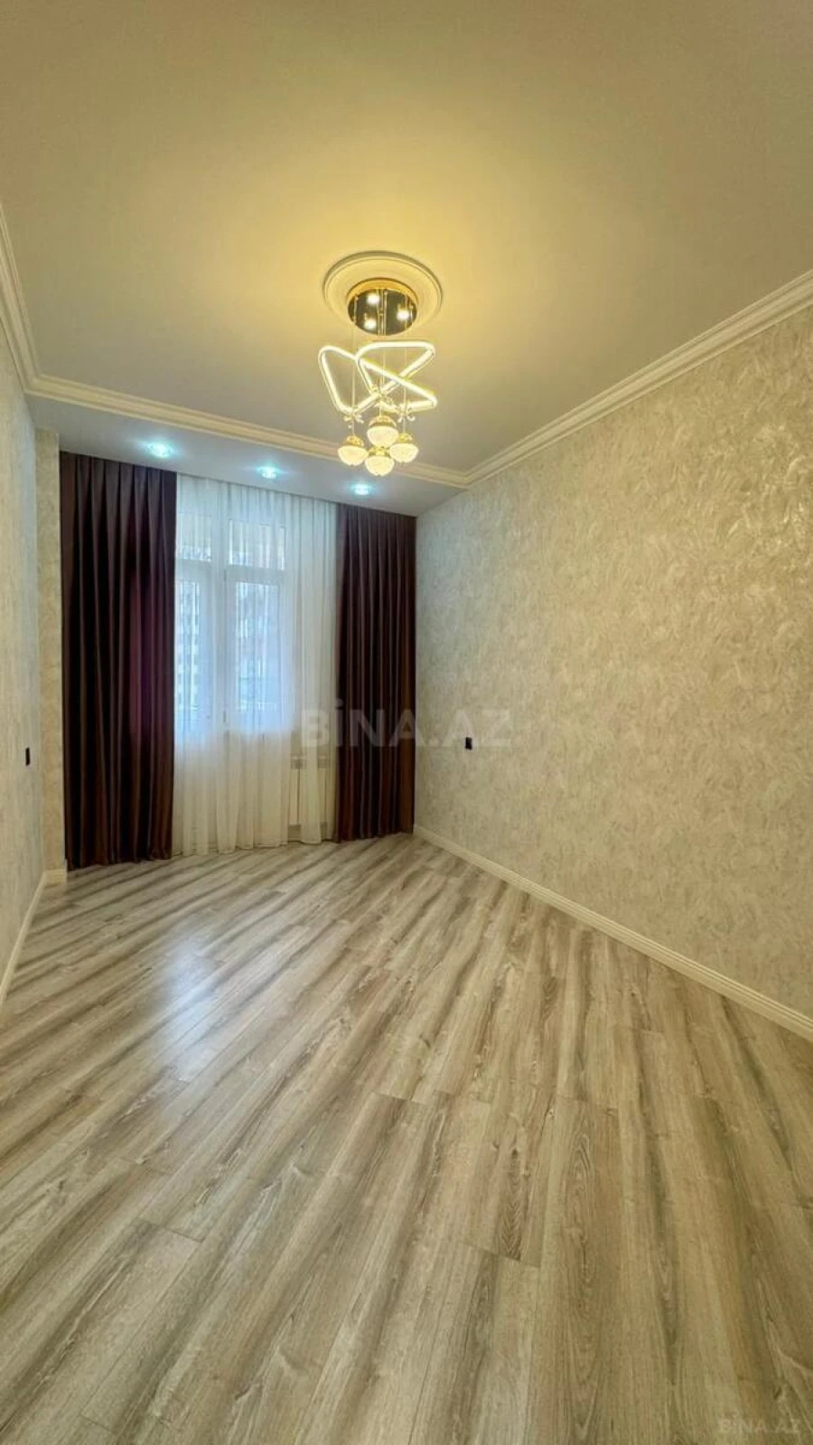 Satılır 3 otaqlı mənzil 106 m²