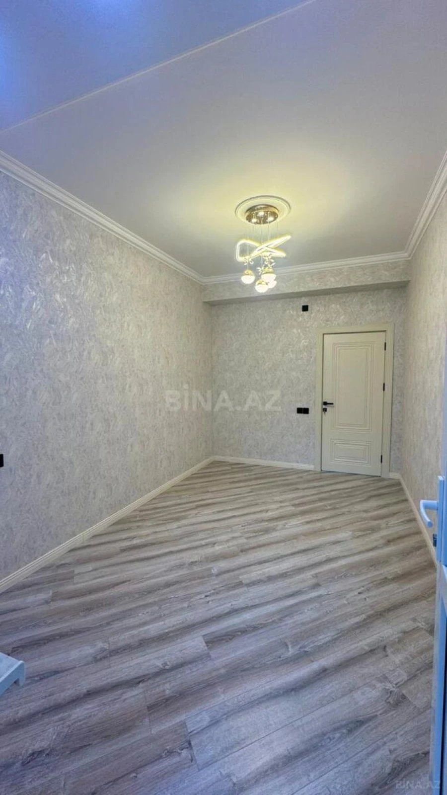 Satılır 3 otaqlı mənzil 106 m²